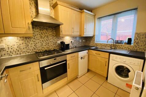 24 Pavillion Way, Macclesfield photo 3
