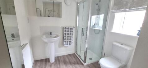 EN SUITE SHOWER ROOM