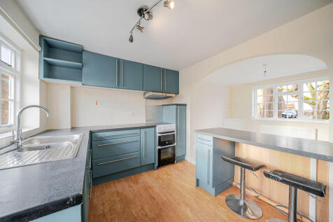 Open plan kitchen and dining room