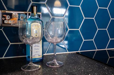 1Apt_1_Woodland_Way_