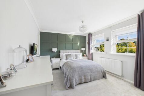 Principal Bedroom- Mark Stephens EweMove Newmarket