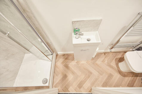 En-suite to Bedroom 1