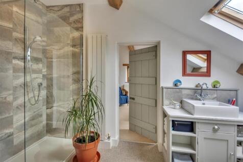 Jack &amp; Jill En-suite Bathroom