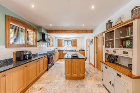 Kitchen/Dining Room (3)