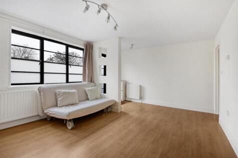 living room 1.jpg