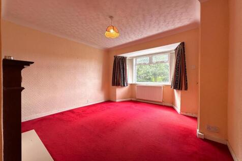 Bay-Fronted Lounge 171