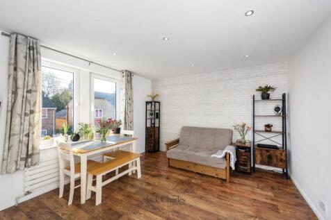 16A Uridge Rd, TN10 3EA 001.jpg