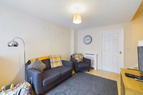 Kinloss Drive, Quedgeley, Gloucester, Gloucestershire, GL2 photo 3
