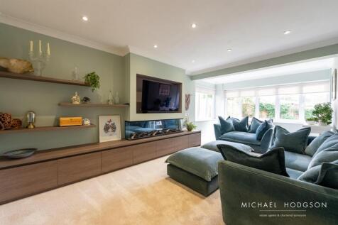 Silksworth Hall Drive-03.jpg
