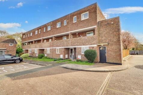 Wickford, SS11 - property photo