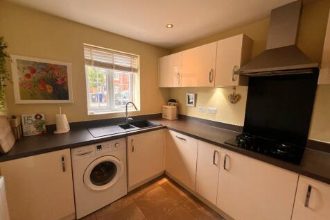 Ackhurst Wood Close, Chorley, Lancashire, PR7 photo 3