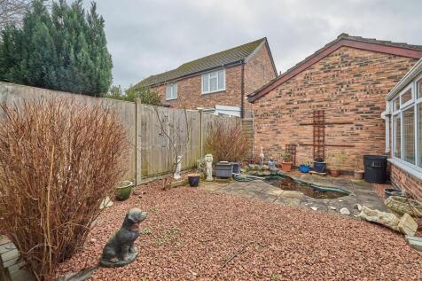 Dovecote Close 7.jpg