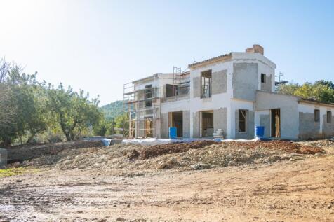 NEWLY BUILT MODERN VILLA IN UNIQUE LOCATION OF SELVA 