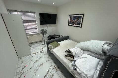 Derby Road, Staffordshire, Burton upon Trent, DE14 photo 3