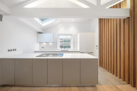 3 bed, 2 bath Terraced in london - Photo 3