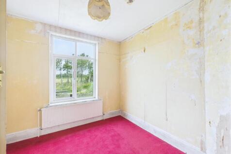 3-bedroom detached bungalow  (10).jpg