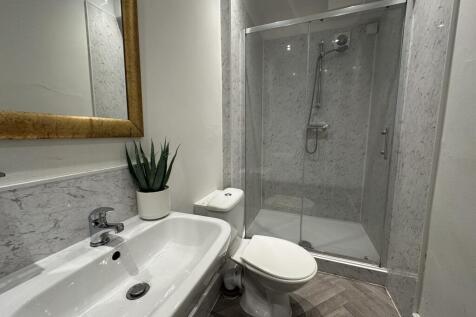West End // 3 Bed & 2 Bath // September 2027 photo 3