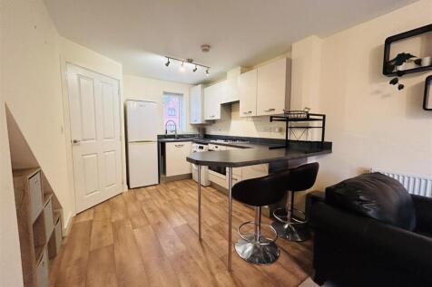 4 Donington Grove, Wolverhampton photo 5