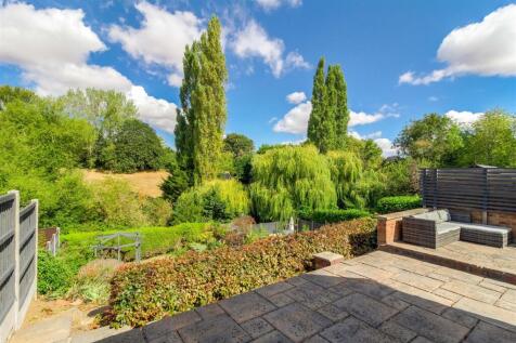 Rear Garden &amp; park behind