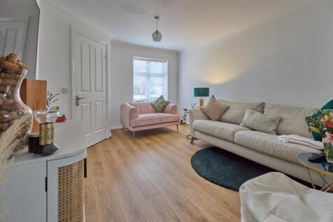 Lounge to Front