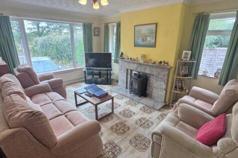 Sitting Room 1.JPEG
