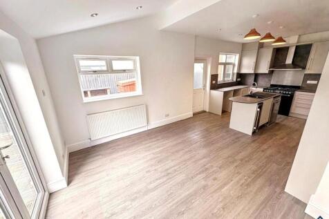 Waverley Avenue, Beeston, Nottingham, NG9 1HZ photo 4