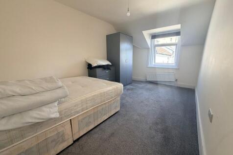 Avenue Lane, Eastbourne photo 5