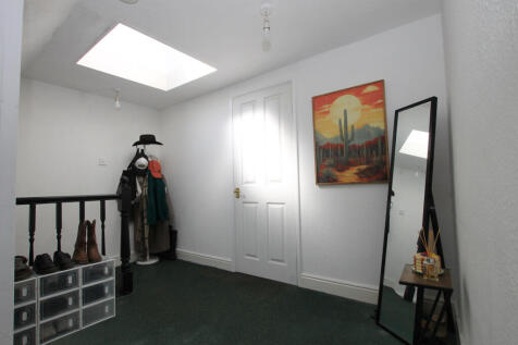 Holyrood Street, Newport, Isle Of Wight photo 4