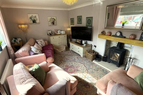 Living Room.JPG