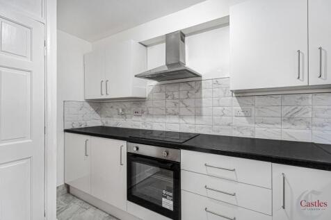 Celadon Close, Enfield, Middlesex, EN3 photo 4