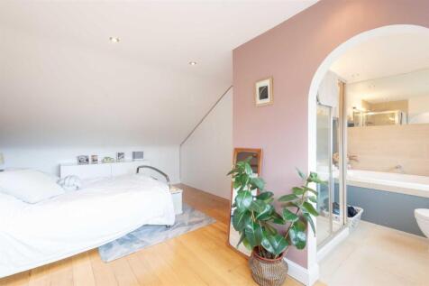 Summerlands Avenue, London photo 4