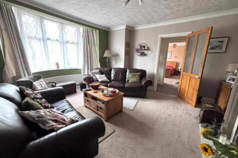 living room 3.jpg
