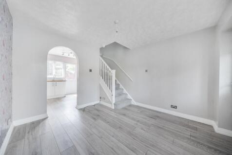 Fairfax Place, Newbury, RG14 photo 3