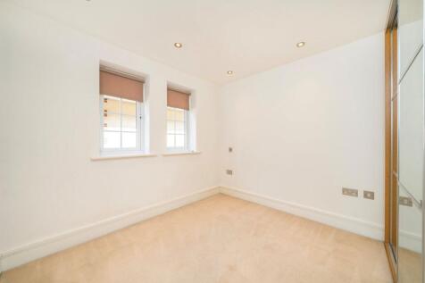 Sheerwater Road, Addlestone photo 4