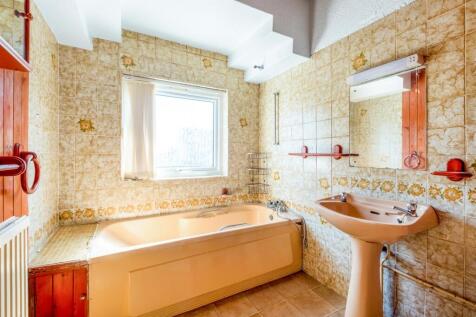 3 Court Farm Road-13.jpg