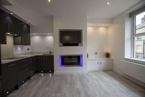 30 Albert Road, Sowerby Bridge, HX6 2PA photo 3