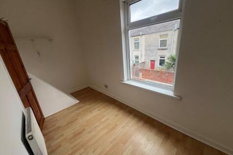 Radnor Street, Gorton. M18 photo 4