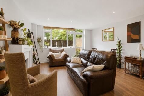 London, SE20 - property photo