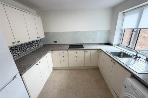 Ridgewood Drive, Pensby photo 4