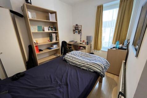 First Floor Front Le