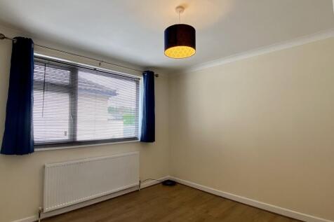 Corbiere Avenue, Poole photo 4