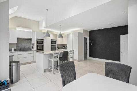 Dining Area/Kitchen