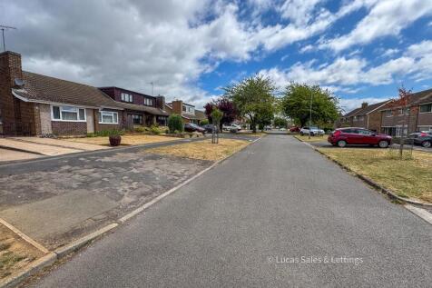 5 St James Cl Kettering-11.jpg