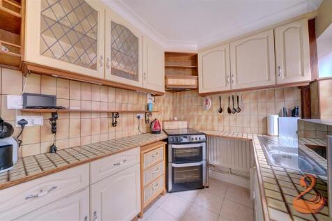 7 Lichfield Ave (12).jpg