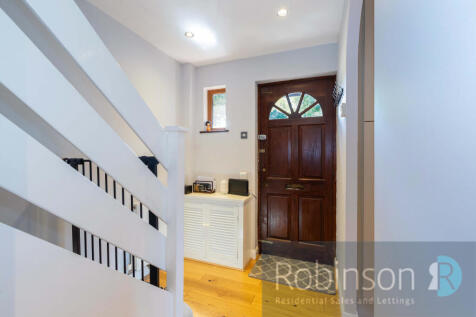 42 Hellyer Way-16