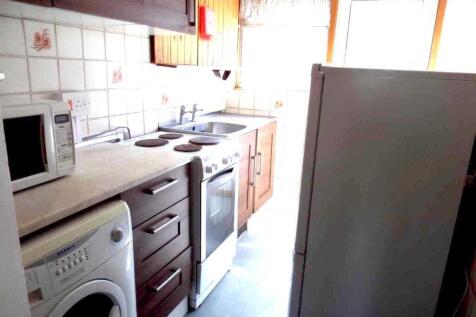 Glamis Cresent , Hayes , Middlesex photo 4
