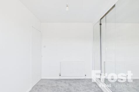 Harvest Road, Feltham, Surrey, TW13 photo 4