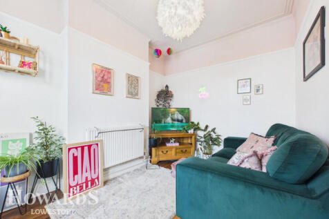 Lowestoft, NR33 - property photo