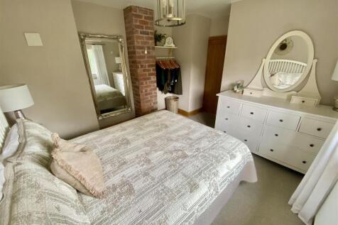 Bramleys Estate Agents - Moor Lane - Gomersal (34)