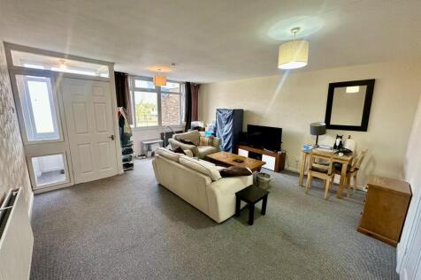 Living Room (1/4)